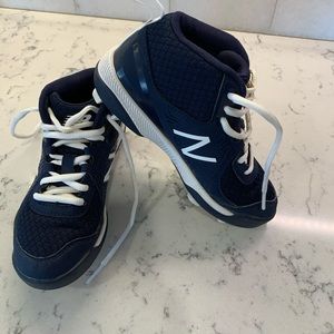 Baseball cleats, New Balance mid top- boys 12.5